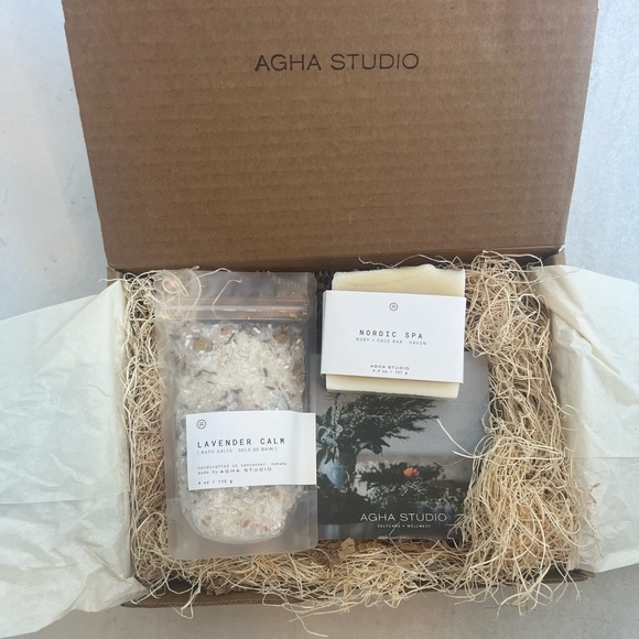 Bath & Body Gift Set - Picture 7 of 7